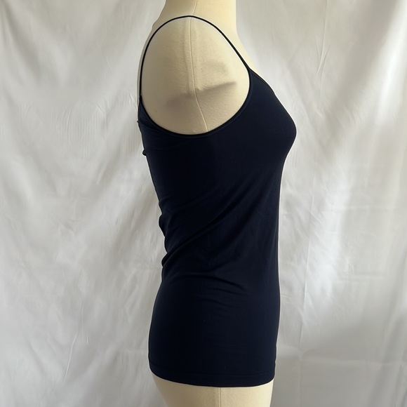 Uniqlo top - Picture 2 of 6